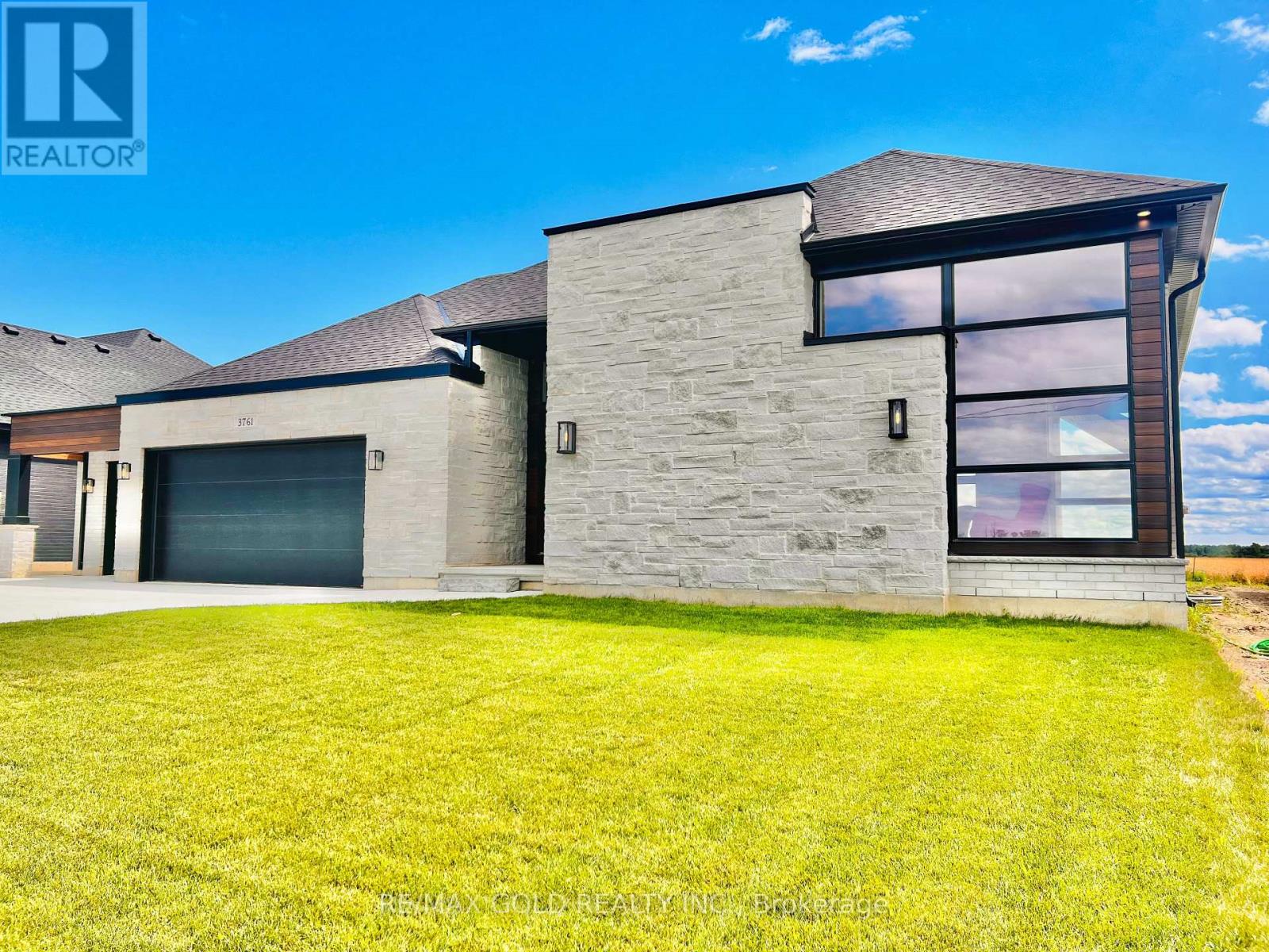 3761 Queen Street, Plympton-Wyoming, Ontario  N0N 1E0 - Photo 43 - X12685268