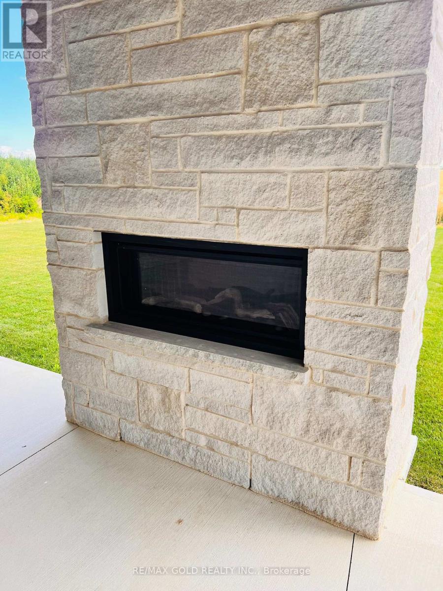 3761 Queen Street, Plympton-Wyoming, Ontario  N0N 1E0 - Photo 45 - X12685268