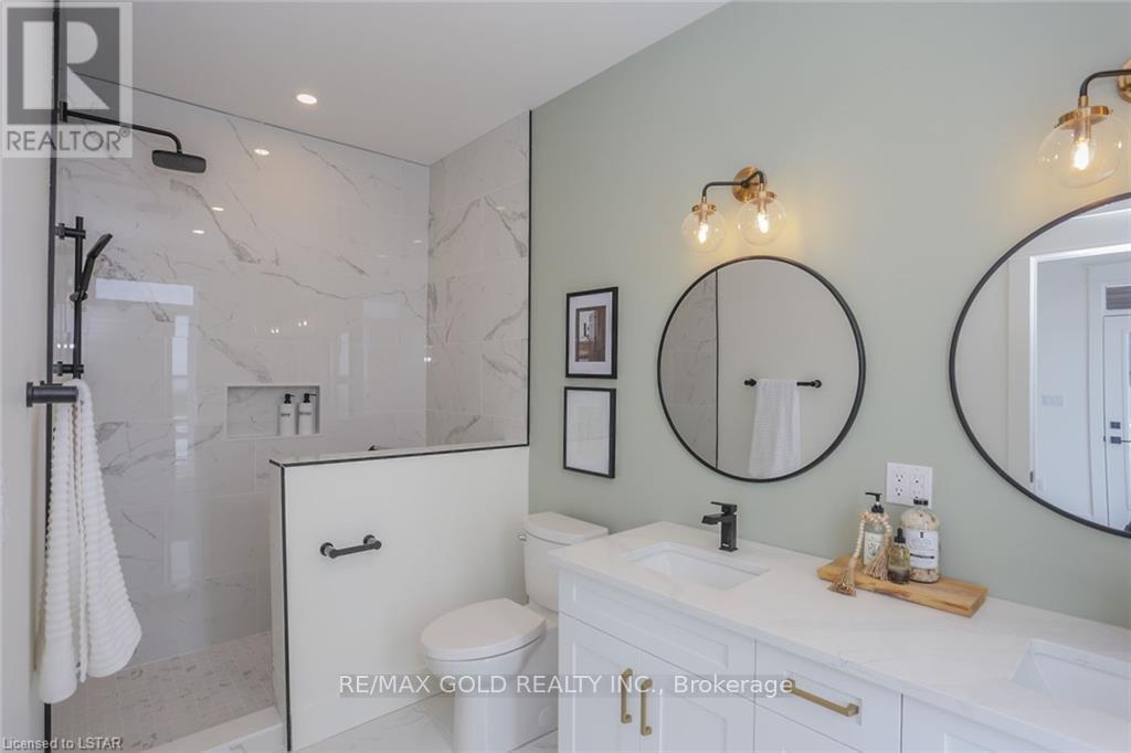 3761 Queen Street, Plympton-Wyoming, Ontario  N0N 1E0 - Photo 9 - X12685268