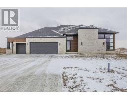 3761 QUEEN STREET, Plympton-Wyoming, Ontario