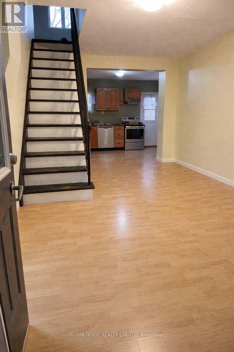 140 Dorothy Street, Welland, Ontario  L3B 3V9 - Photo 4 - X12685272