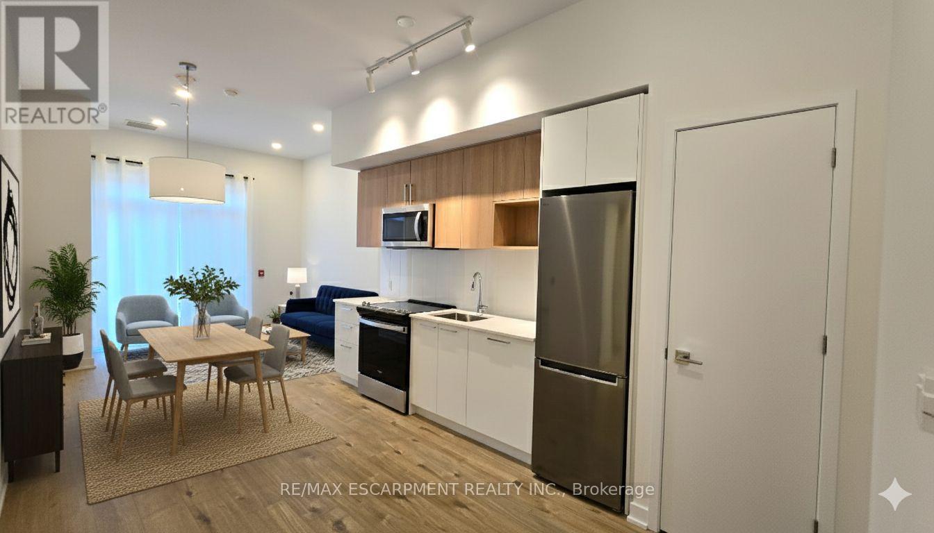 102 - 500 Plains Road E, Burlington, Ontario  L3T 2E1 - Photo 3 - W12652938