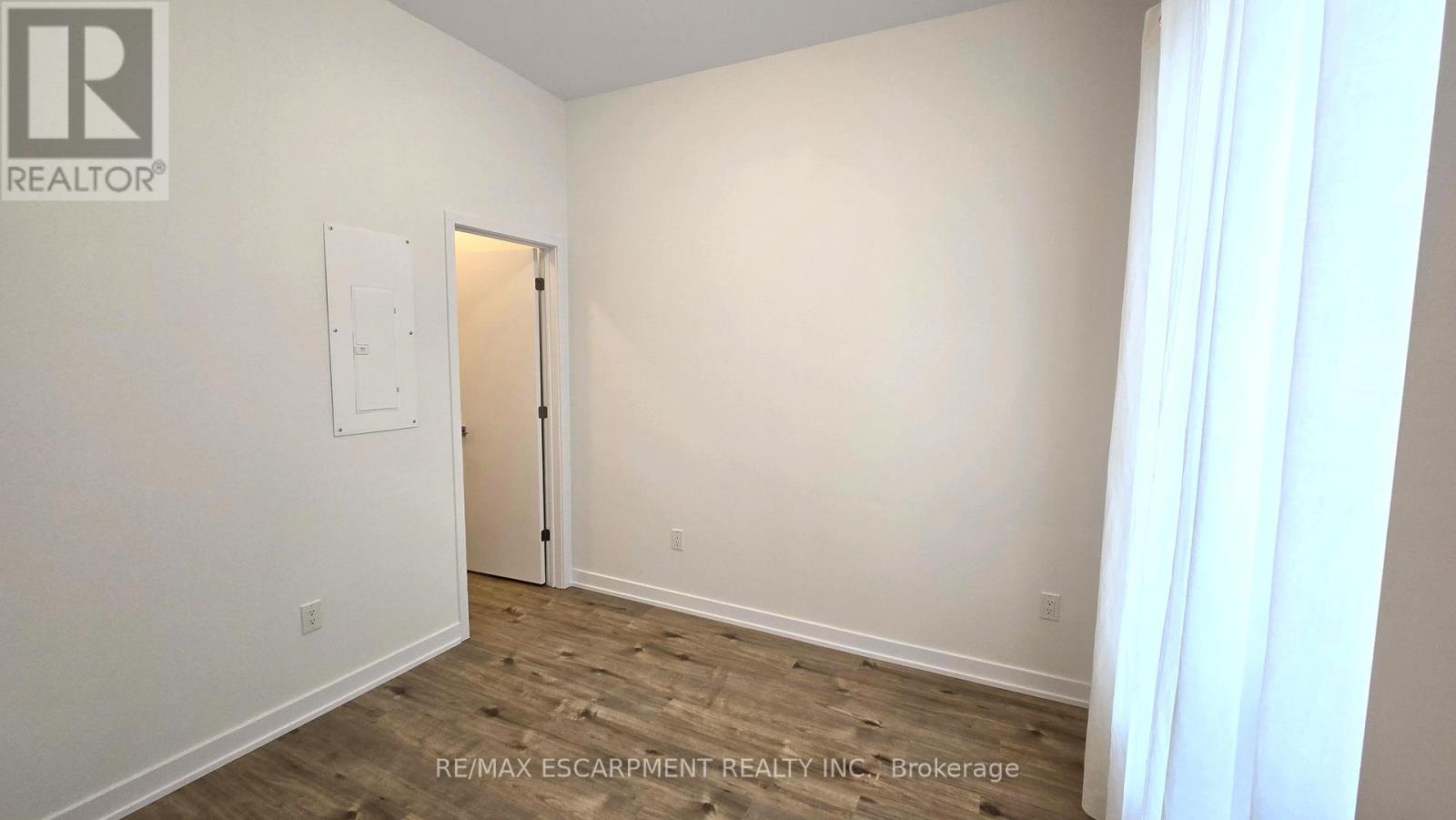 102 - 500 Plains Road E, Burlington, Ontario  L3T 2E1 - Photo 7 - W12652938