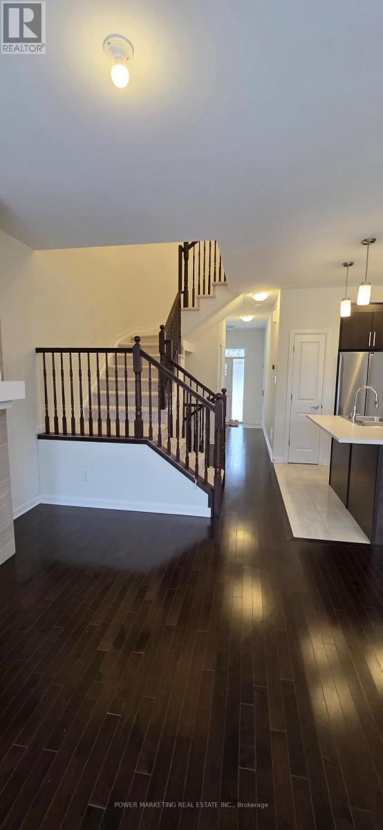 92 Natare Place, Ottawa, Ontario  K2T 0P2 - Photo 11 - X12685296