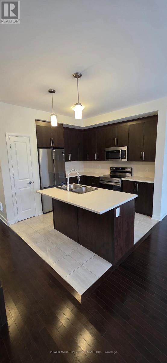 92 Natare Place, Ottawa, Ontario  K2T 0P2 - Photo 3 - X12685296