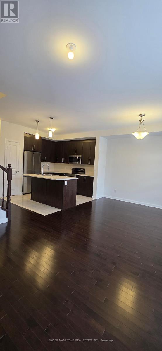 92 Natare Place, Ottawa, Ontario  K2T 0P2 - Photo 6 - X12685296