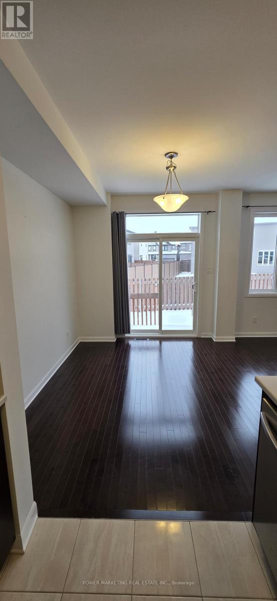 92 Natare Place, Ottawa, Ontario  K2T 0P2 - Photo 8 - X12685296