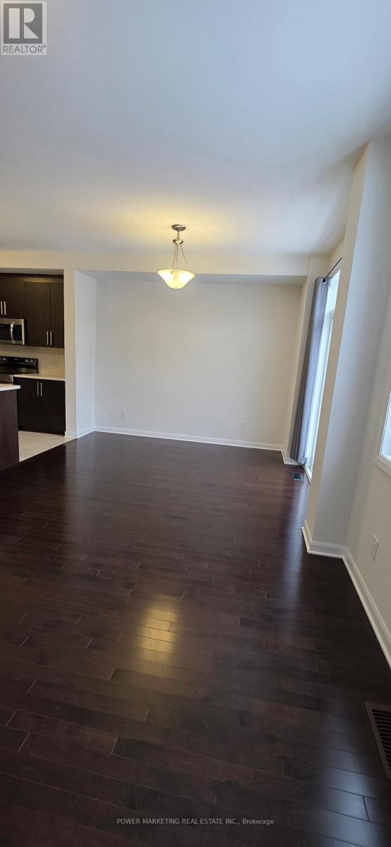 92 Natare Place, Ottawa, Ontario  K2T 0P2 - Photo 9 - X12685296