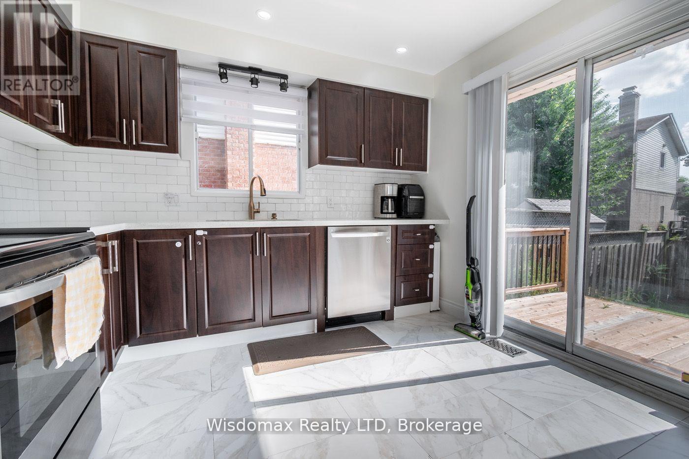 15 Capri Street, Thorold, Ontario  L2V 4W7 - Photo 12 - X12685314