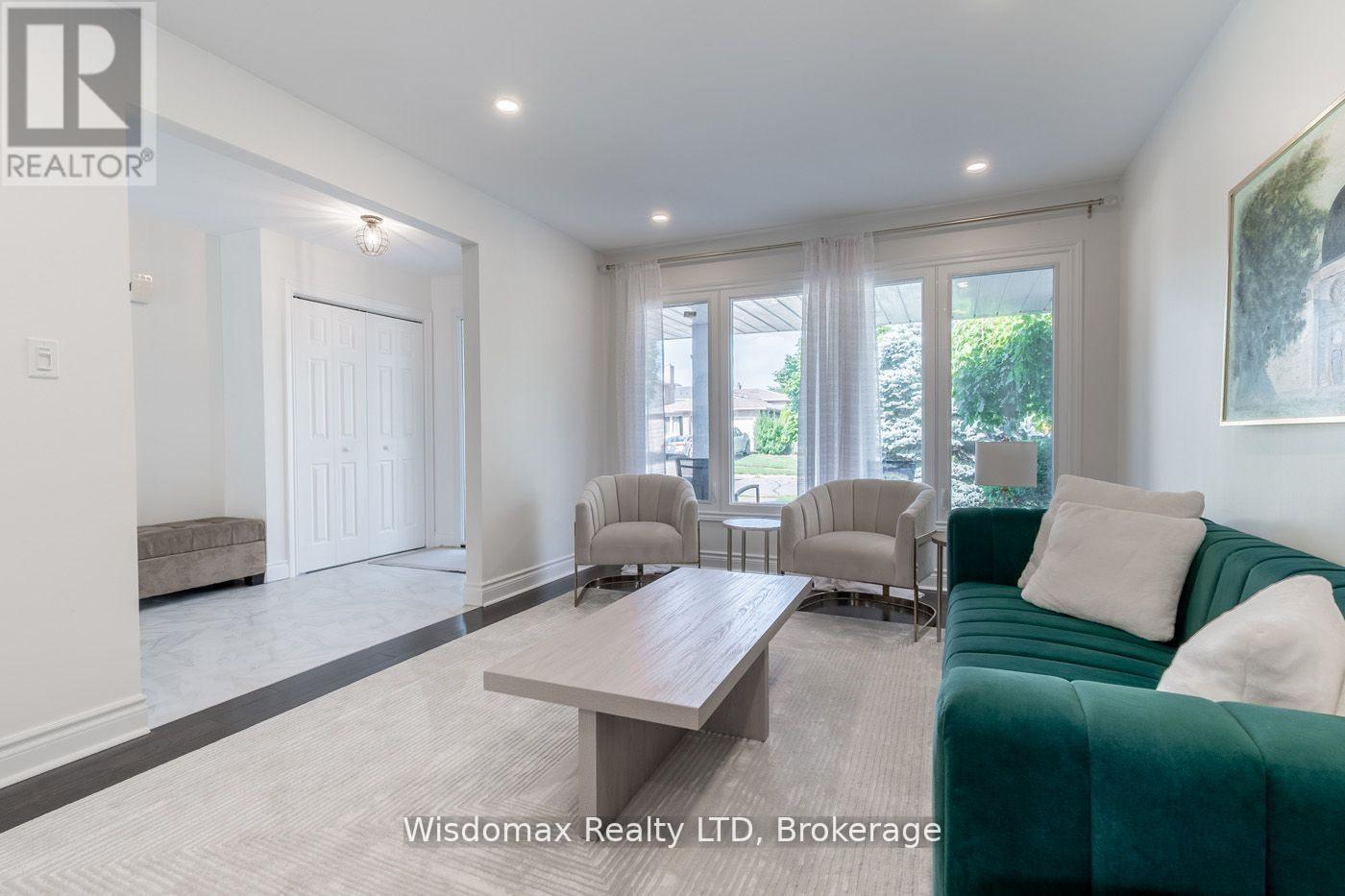 15 Capri Street, Thorold, Ontario  L2V 4W7 - Photo 4 - X12685314