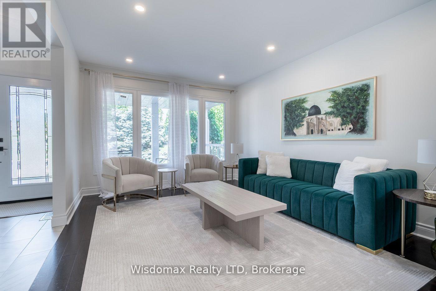 15 Capri Street, Thorold, Ontario  L2V 4W7 - Photo 5 - X12685314