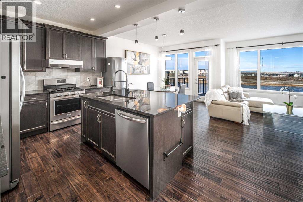 498 Sherwood Boulevard Nw, Calgary, Alberta  T3R 0Y6 - Photo 5 - A2278011