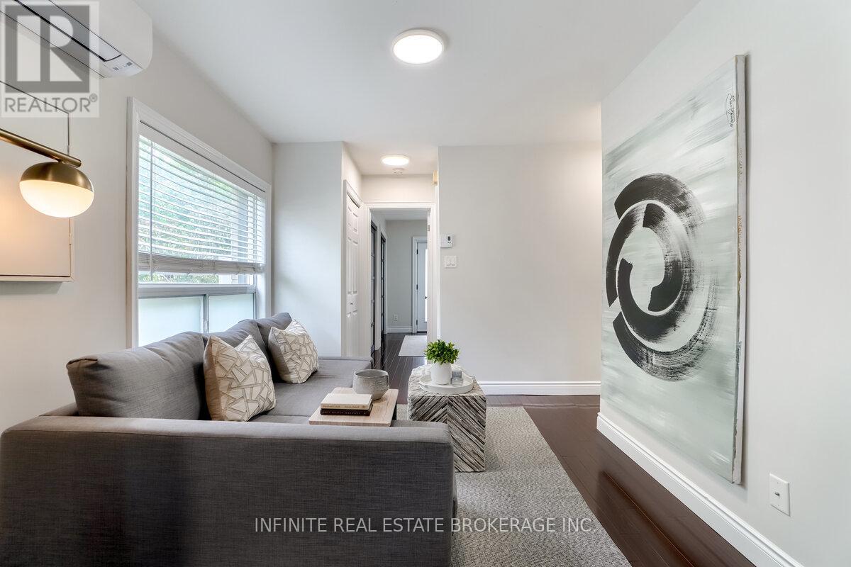 655 COXWELL AVENUE, Toronto, Ontario