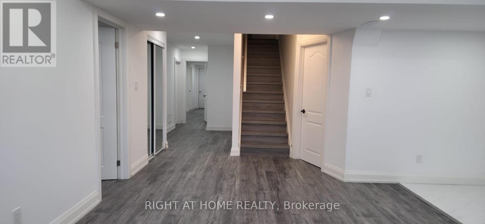 208 Steam Whistle Drive, Whitchurch-Stouffville, Ontario  L4A 4X5 - Photo 3 - N12685292