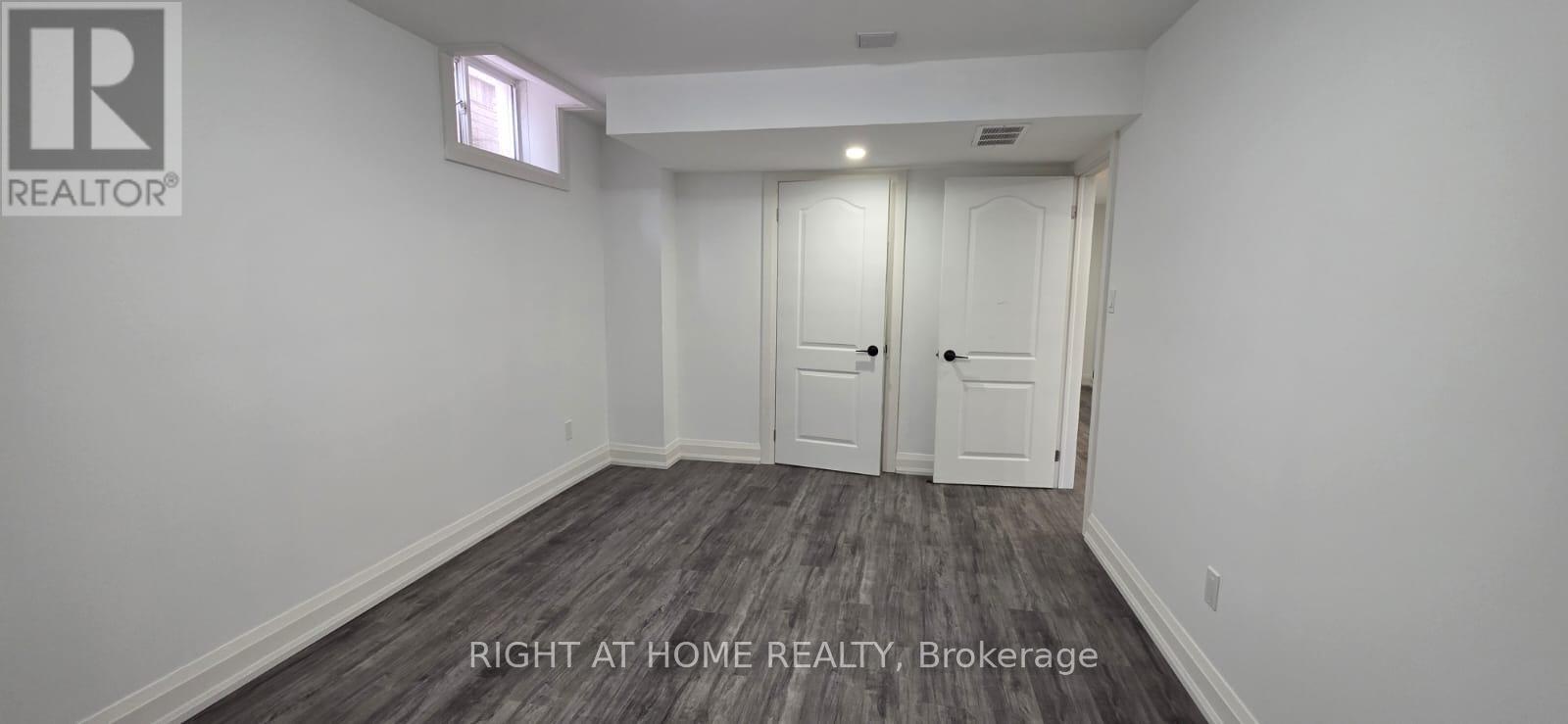 208 Steam Whistle Drive, Whitchurch-Stouffville, Ontario  L4A 4X5 - Photo 4 - N12685292