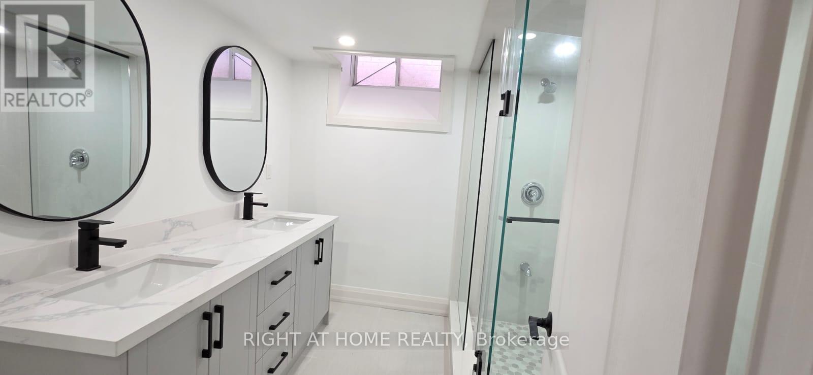 208 Steam Whistle Drive, Whitchurch-Stouffville, Ontario  L4A 4X5 - Photo 8 - N12685292