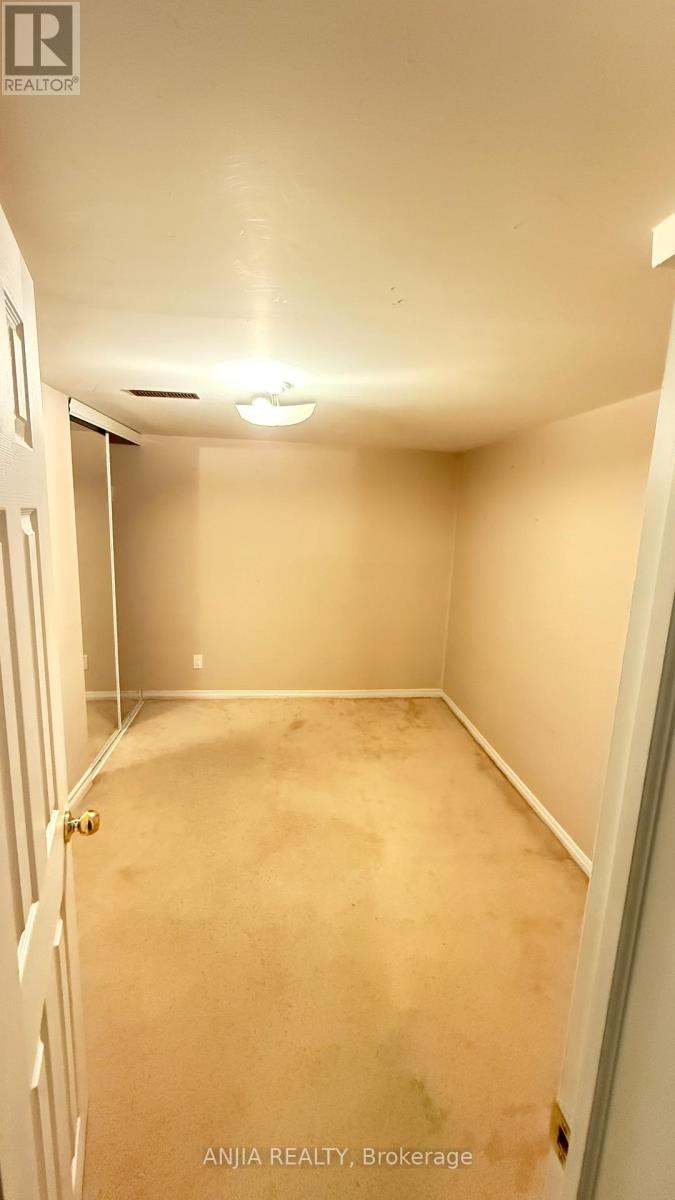 1 Brewsland Crescent, Markham, Ontario  L3T 7H1 - Photo 6 - N12685316