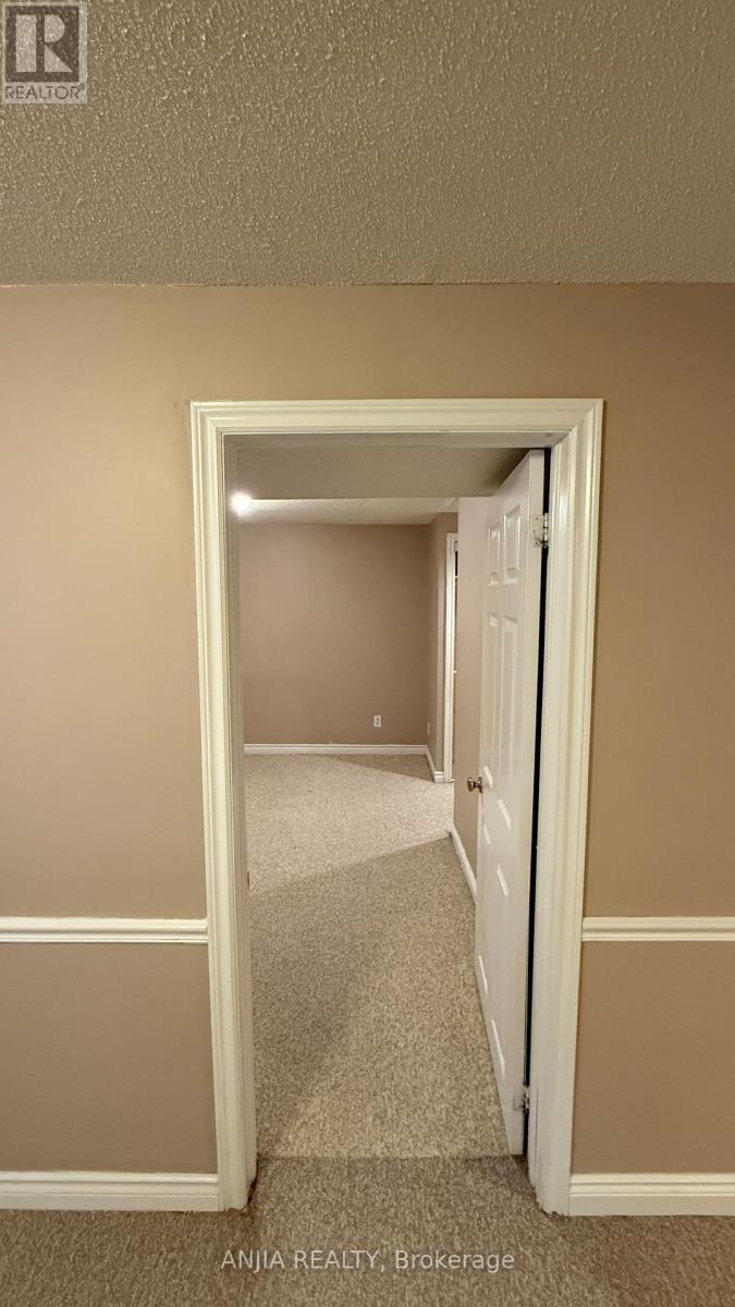 1 Brewsland Crescent, Markham, Ontario  L3T 7H1 - Photo 7 - N12685316