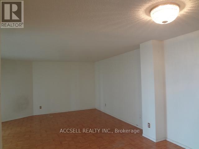 2106 - 3700 Kaneff Crescent, Mississauga, Ontario  L5A 4B8 - Photo 8 - W12685302