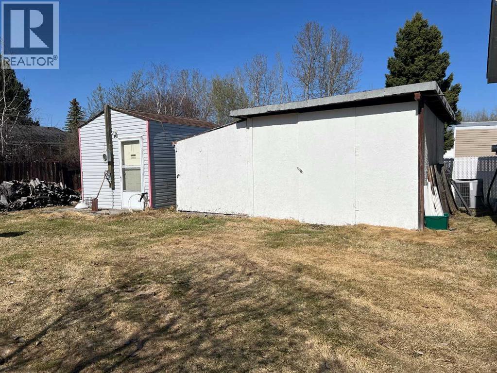 806 5 A Street, Fox Creek, Alberta  T0H 1P0 - Photo 7 - A2275354