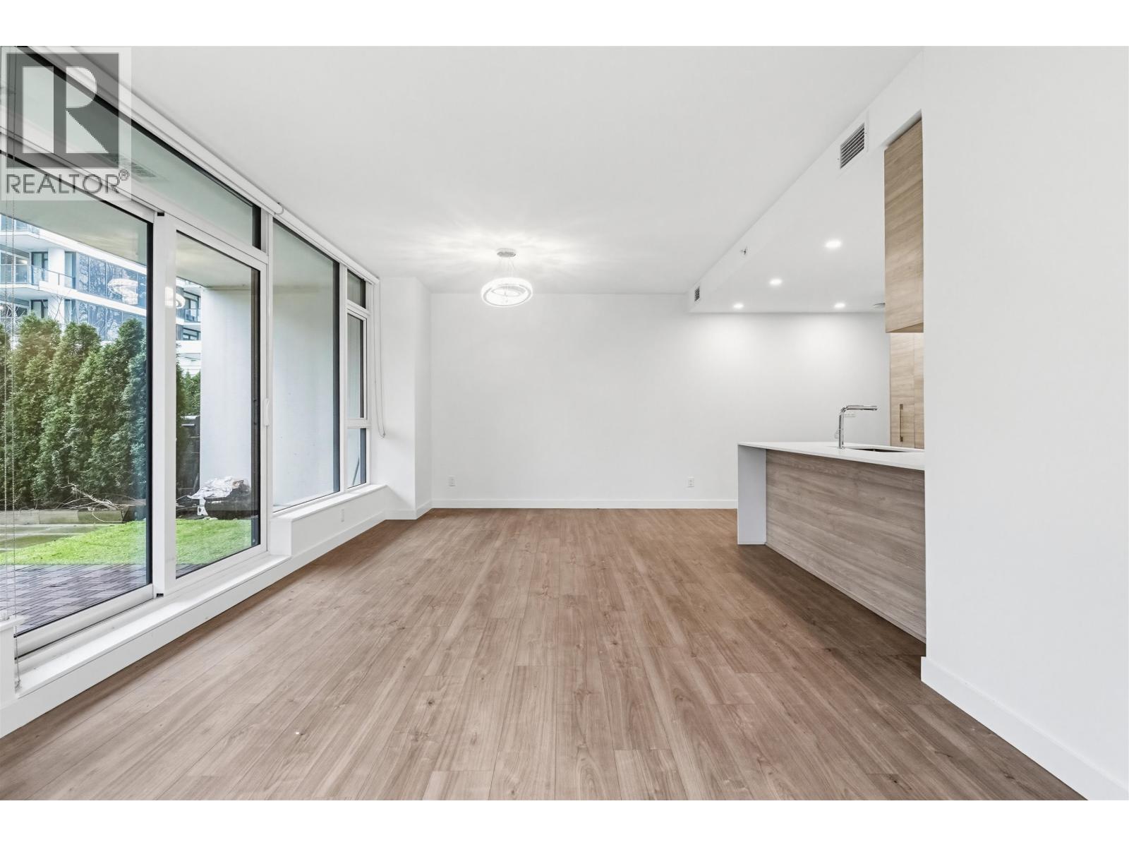 201 585 Austin Avenue, Coquitlam, British Columbia  V3K 0G6 - Photo 11 - R3077599