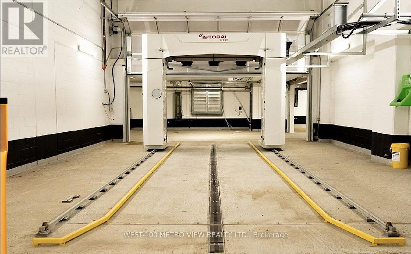 2010 - 115 Mcmahon Drive, Toronto, Ontario  M2K 0E3 - Photo 14 - C12685346