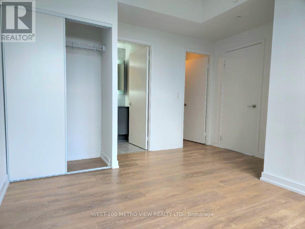 2010 - 115 Mcmahon Drive, Toronto, Ontario  M2K 0E3 - Photo 4 - C12685346