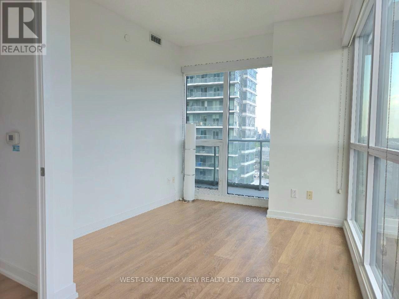 2010 - 115 Mcmahon Drive, Toronto, Ontario  M2K 0E3 - Photo 5 - C12685346