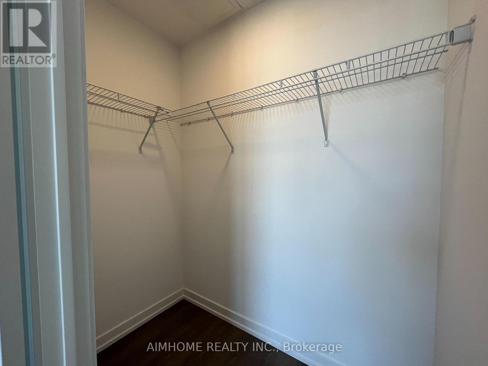 702 - 8 Beverley Glen Boulevard, Vaughan, Ontario  L4J 0L5 - Photo 11 - N12685340