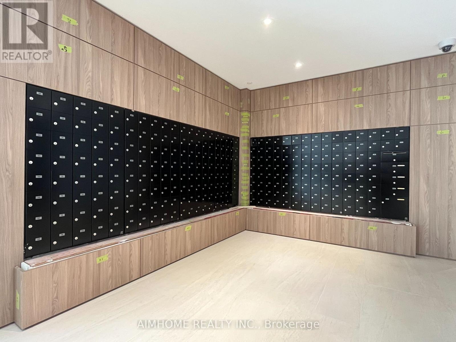 702 - 8 Beverley Glen Boulevard, Vaughan, Ontario  L4J 0L5 - Photo 5 - N12685340