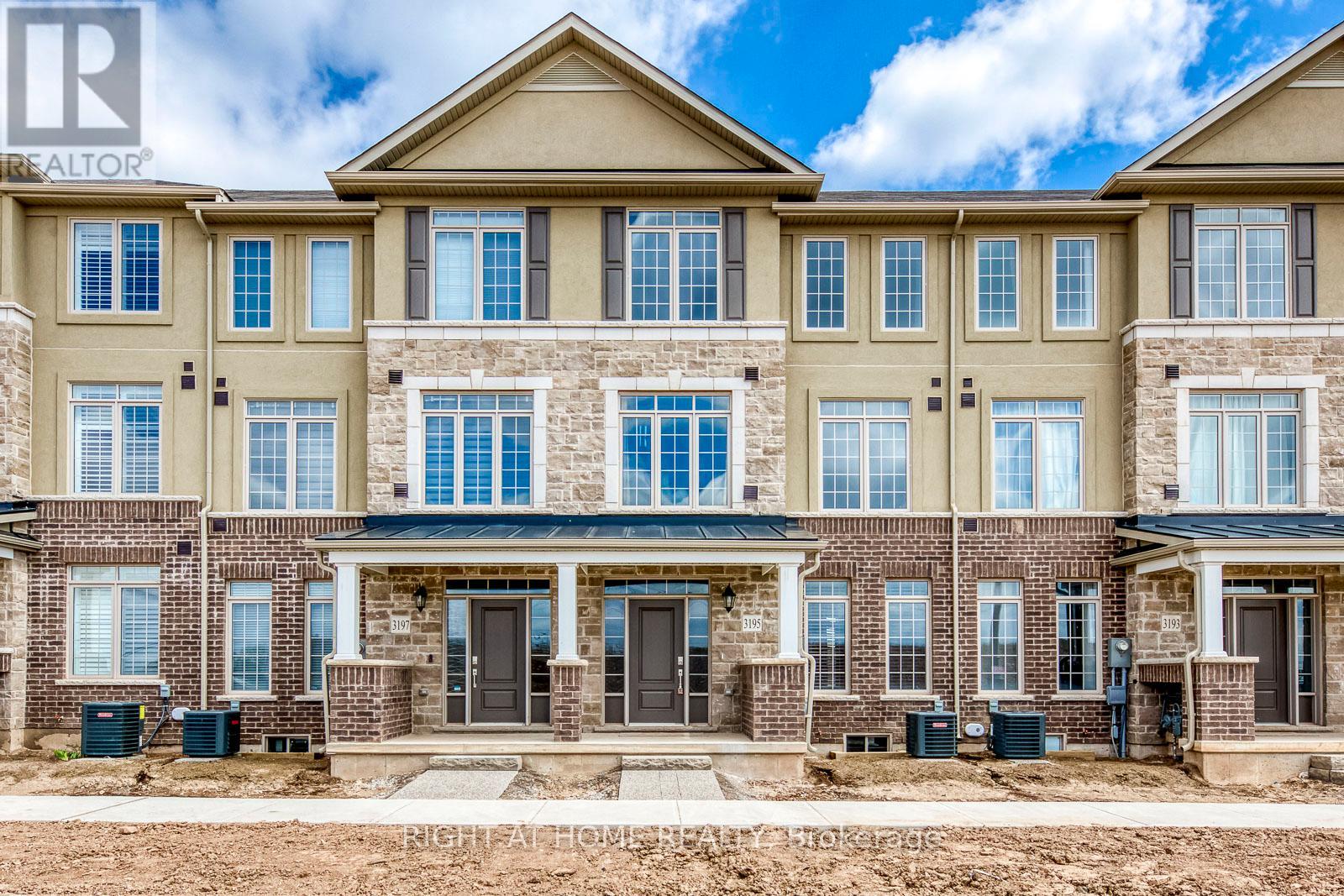 3195 WILLIAM COLTSON AVENUE, Oakville, Ontario