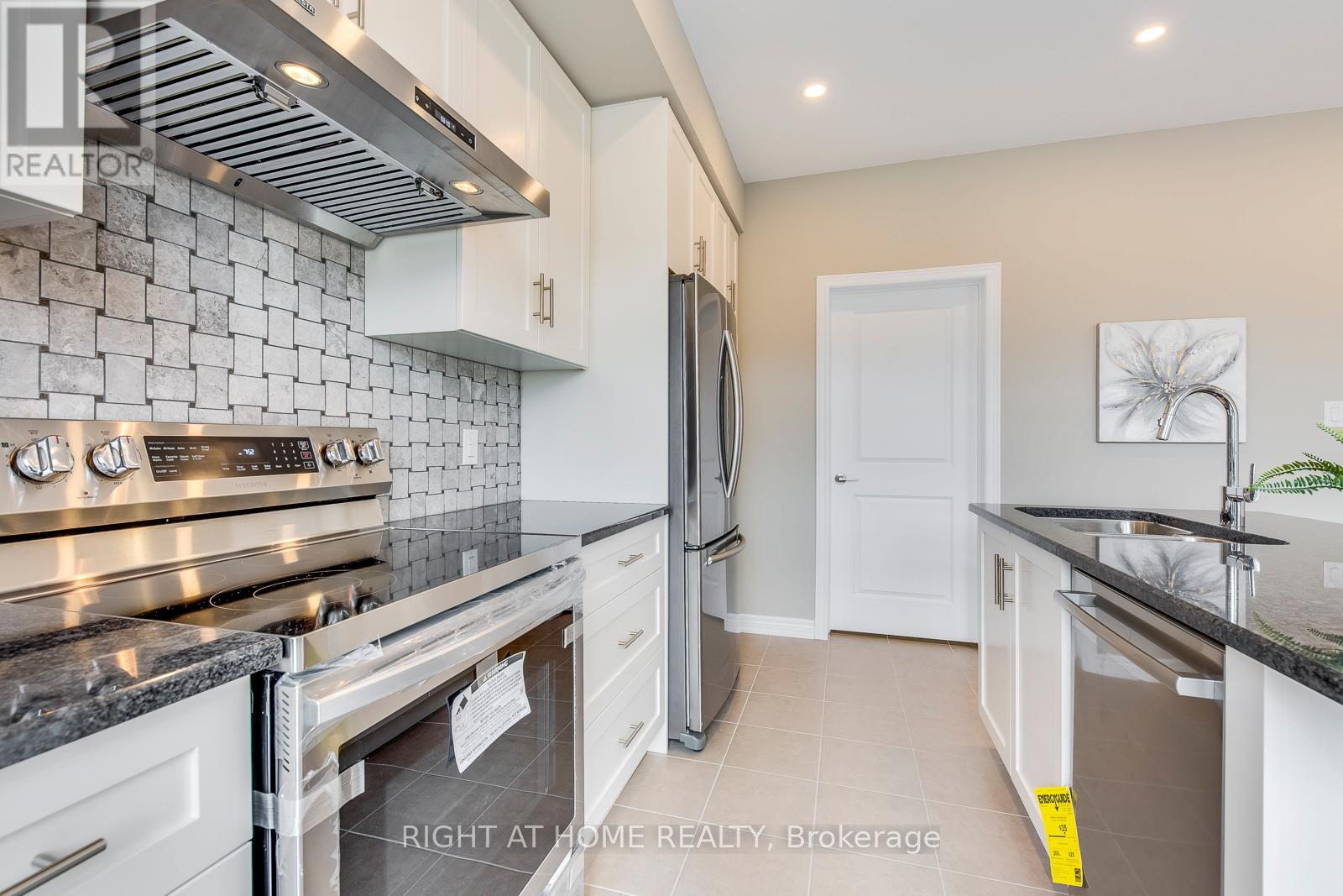 3195 William Coltson Avenue, Oakville, Ontario  L6H 0X1 - Photo 16 - W12685344