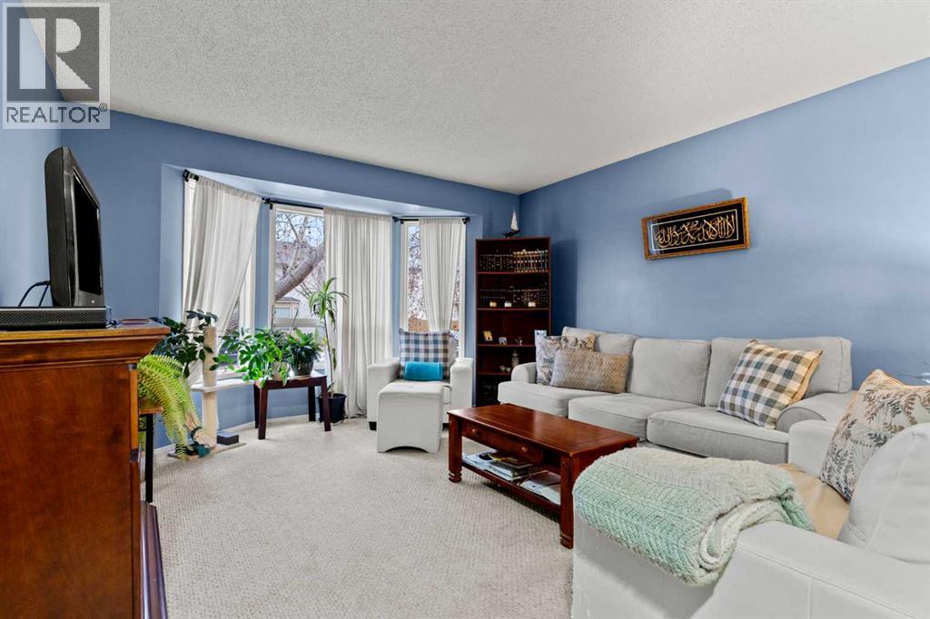 6 Castleglen Road Ne, Calgary, Alberta  T3J 1S4 - Photo 8 - A2270431