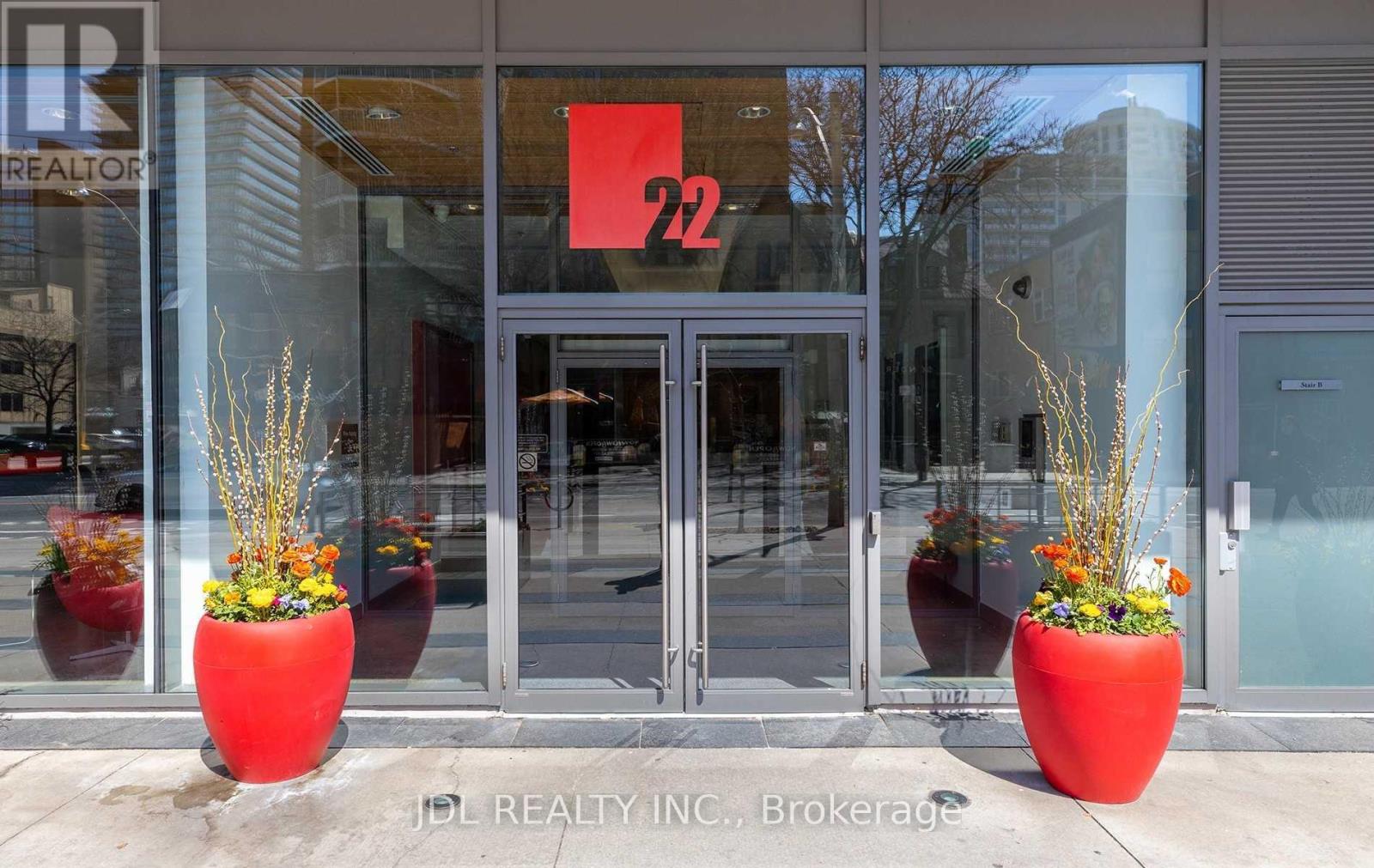 1607 - 22 WELLESLEY STREET E, Toronto, Ontario