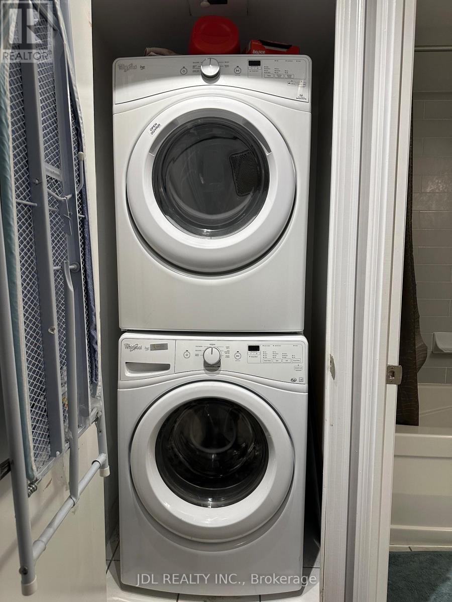 1607 - 22 Wellesley Street E, Toronto, Ontario  M4Y 1G3 - Photo 11 - C12685350