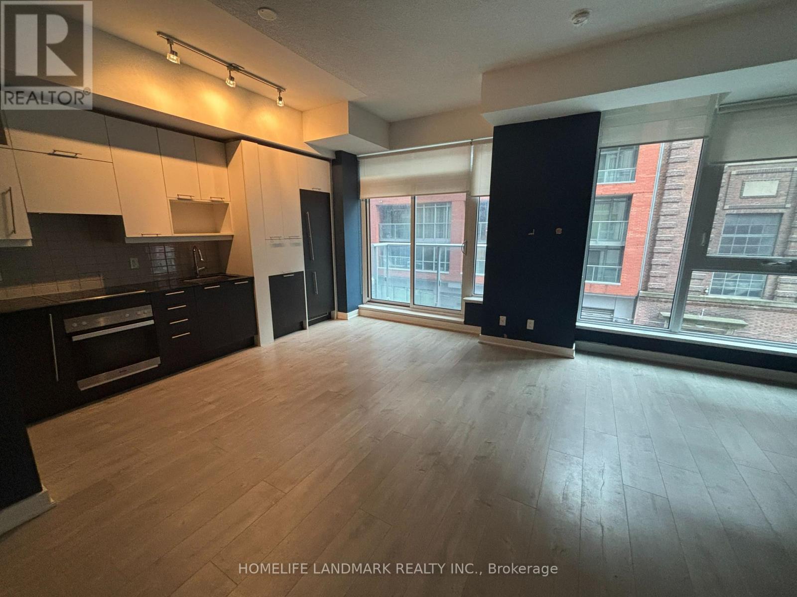 226 - 30 Nelson Street, Toronto, Ontario  M5V 0H5 - Photo 2 - C12674990