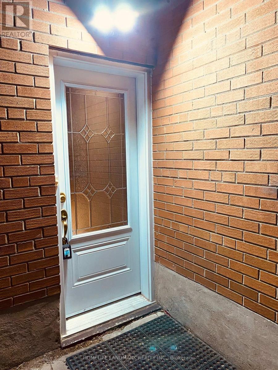 Lower - 640 Netherton Crescent, Mississauga, Ontario  L4Y 2M4 - Photo 3 - W12632820