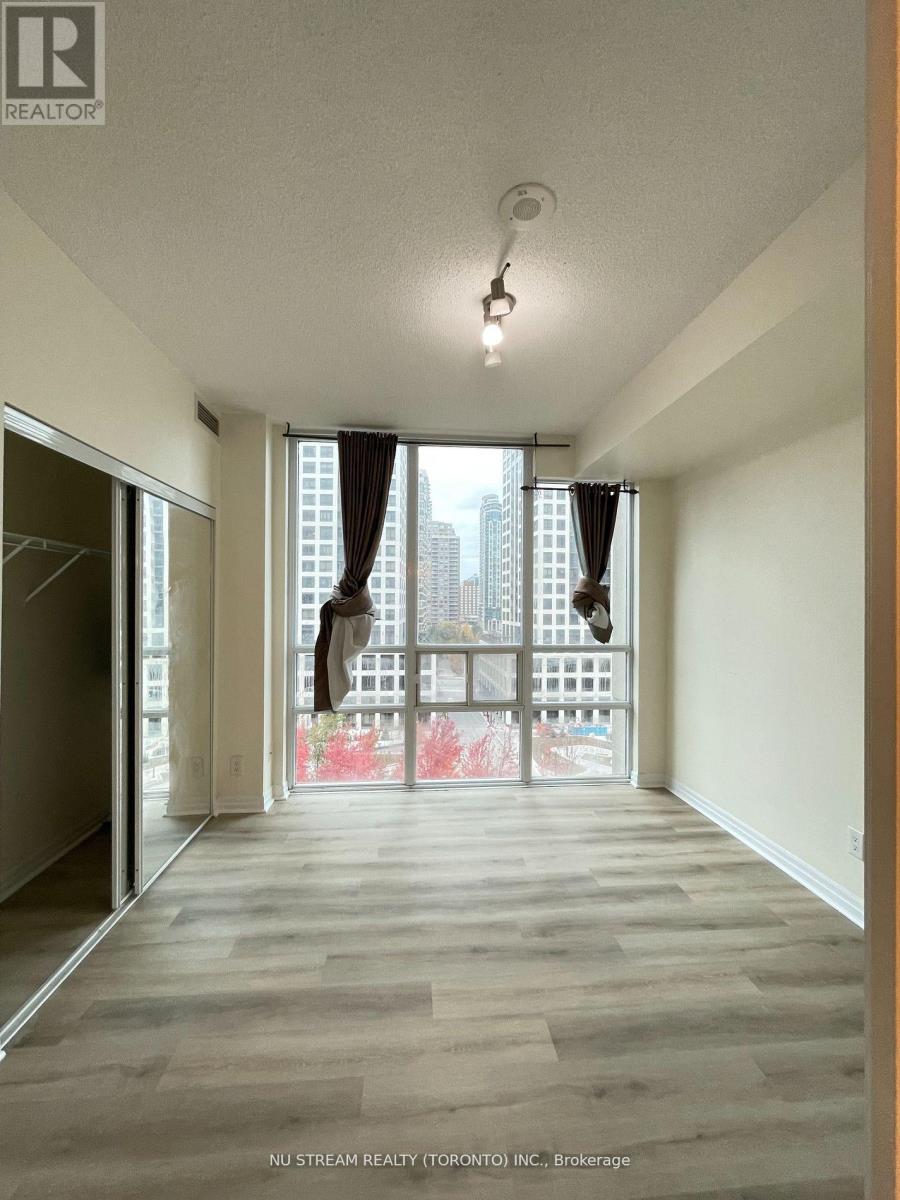 #909 - 3515 Kariya Drive, Mississauga, Ontario  L5B 0C1 - Photo 12 - W12685354