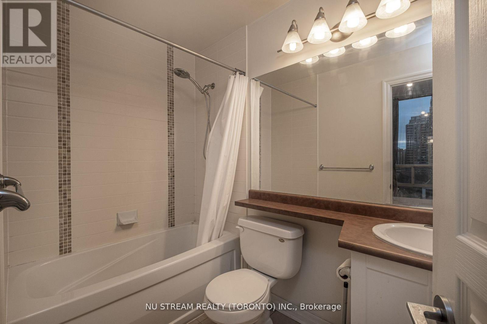 #909 - 3515 Kariya Drive, Mississauga, Ontario  L5B 0C1 - Photo 15 - W12685354