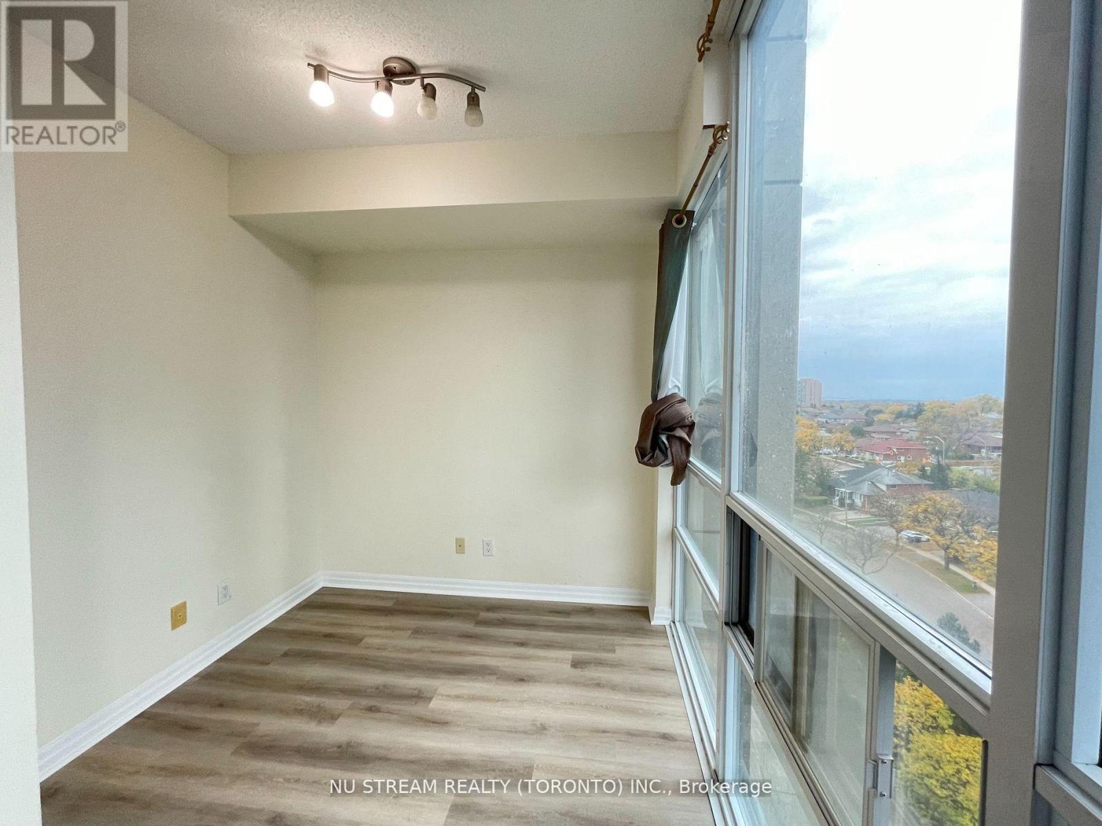 #909 - 3515 Kariya Drive, Mississauga, Ontario  L5B 0C1 - Photo 7 - W12685354