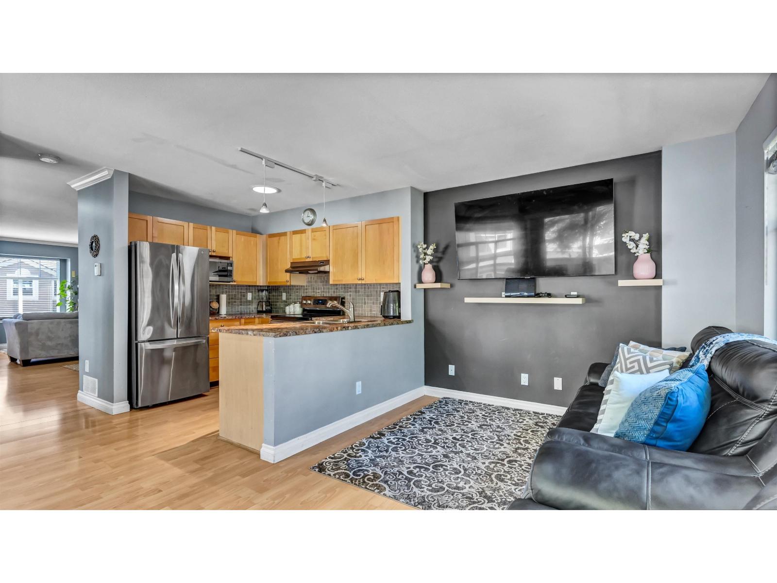 105 9580 Prince Charles Boulevard, Surrey, British Columbia  V3V 1S6 - Photo 13 - R3076009