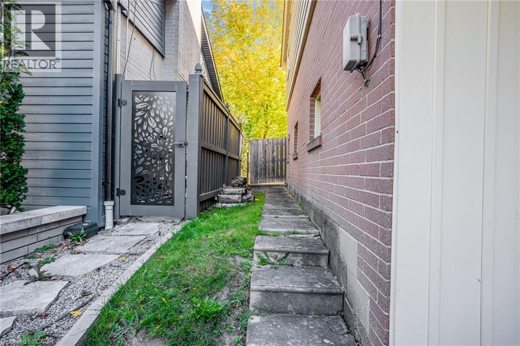 135 Libby Boulevard, Richmond Hill, Ontario  L4C 4V5 - Photo 3 - 40779979