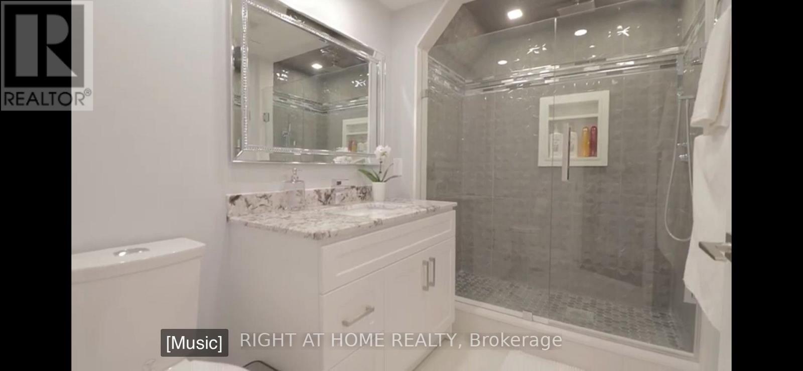 3567 Palgrave Road, Mississauga, Ontario  L5B 1W1 - Photo 3 - W12685360