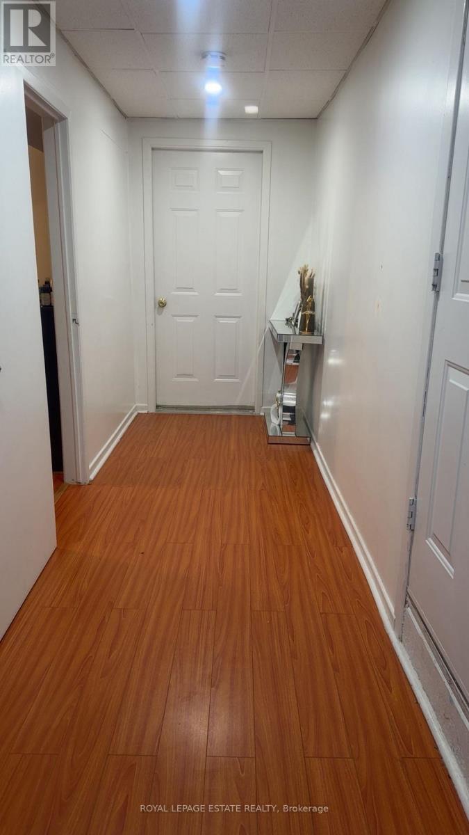 4129 Brandon Gate Drive, Mississauga, Ontario  L4T 3P3 - Photo 7 - W12592836