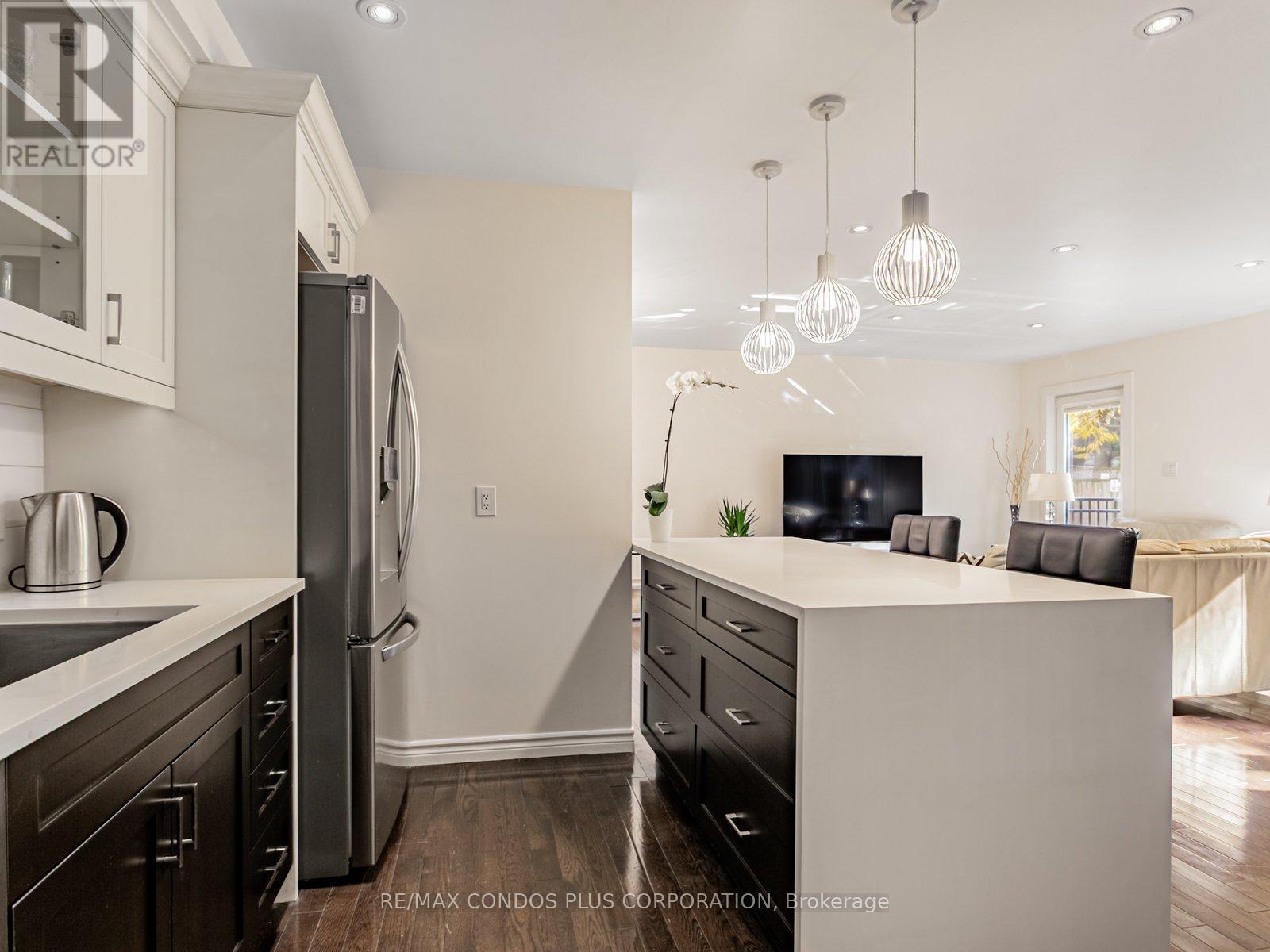 F - 346 Jarvis Street, Toronto, Ontario  M4Y 2G6 - Photo 10 - C12685390