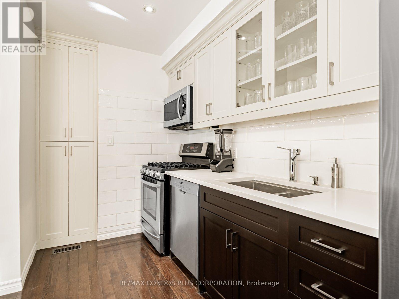 F - 346 Jarvis Street, Toronto, Ontario  M4Y 2G6 - Photo 13 - C12685390