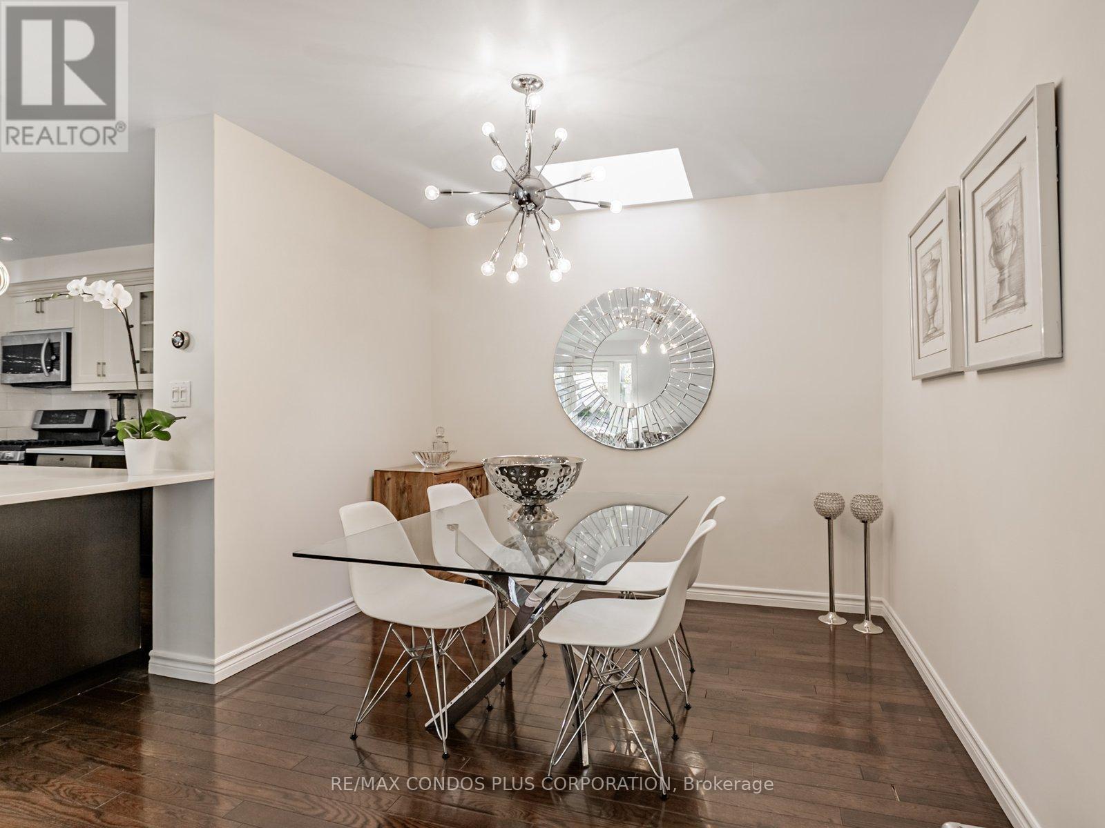 F - 346 Jarvis Street, Toronto, Ontario  M4Y 2G6 - Photo 15 - C12685390