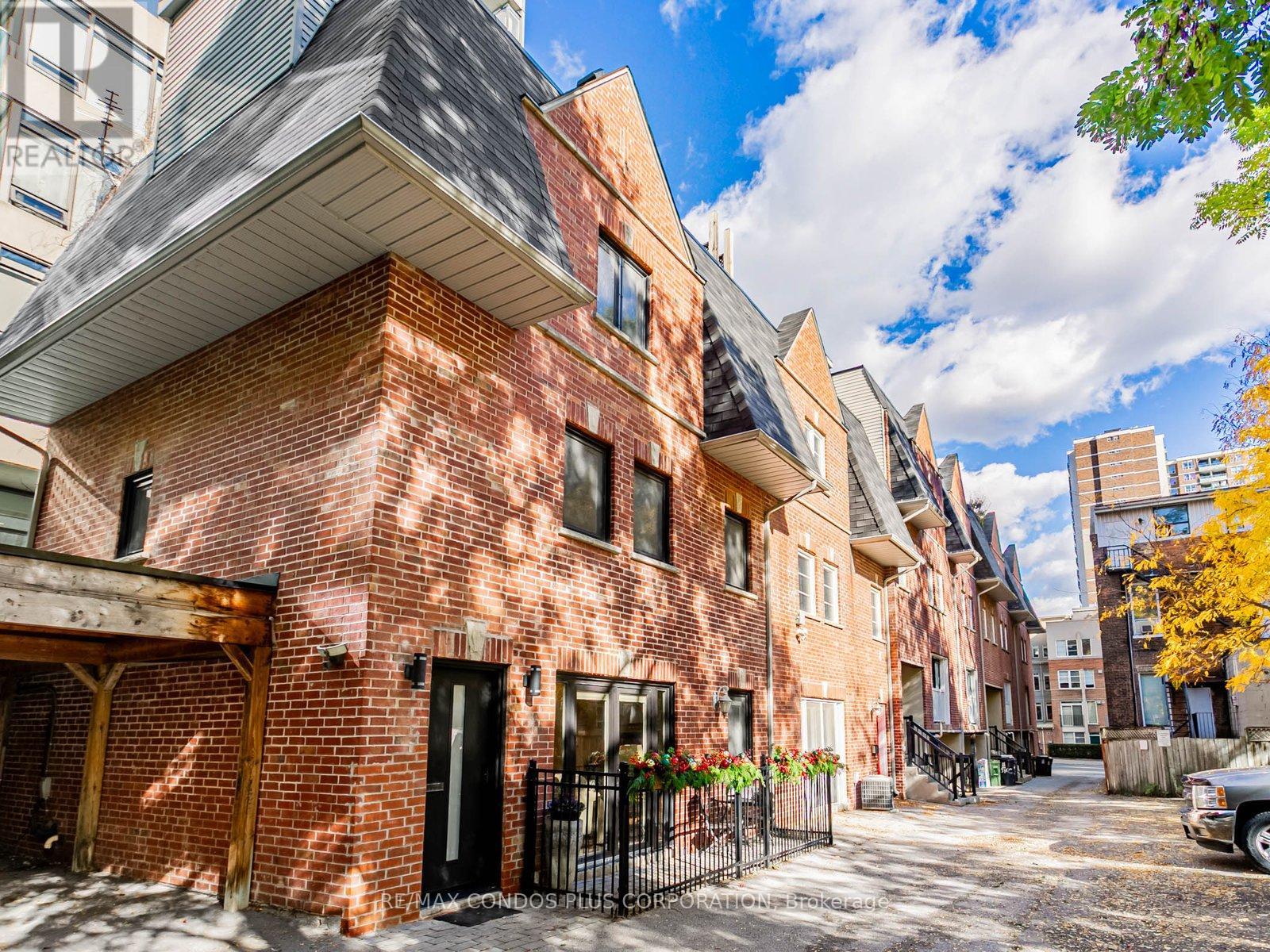 F - 346 Jarvis Street, Toronto, Ontario  M4Y 2G6 - Photo 2 - C12685390