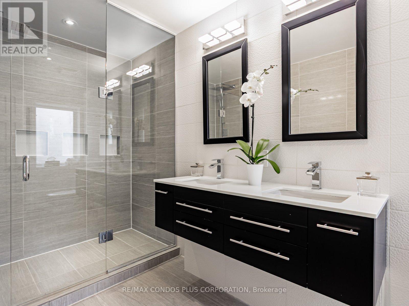 F - 346 Jarvis Street, Toronto, Ontario  M4Y 2G6 - Photo 24 - C12685390