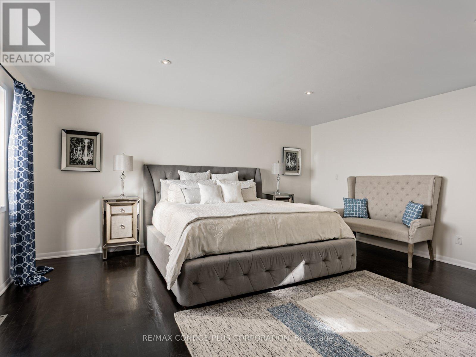 F - 346 Jarvis Street, Toronto, Ontario  M4Y 2G6 - Photo 26 - C12685390